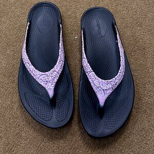 OOFOS Sandal